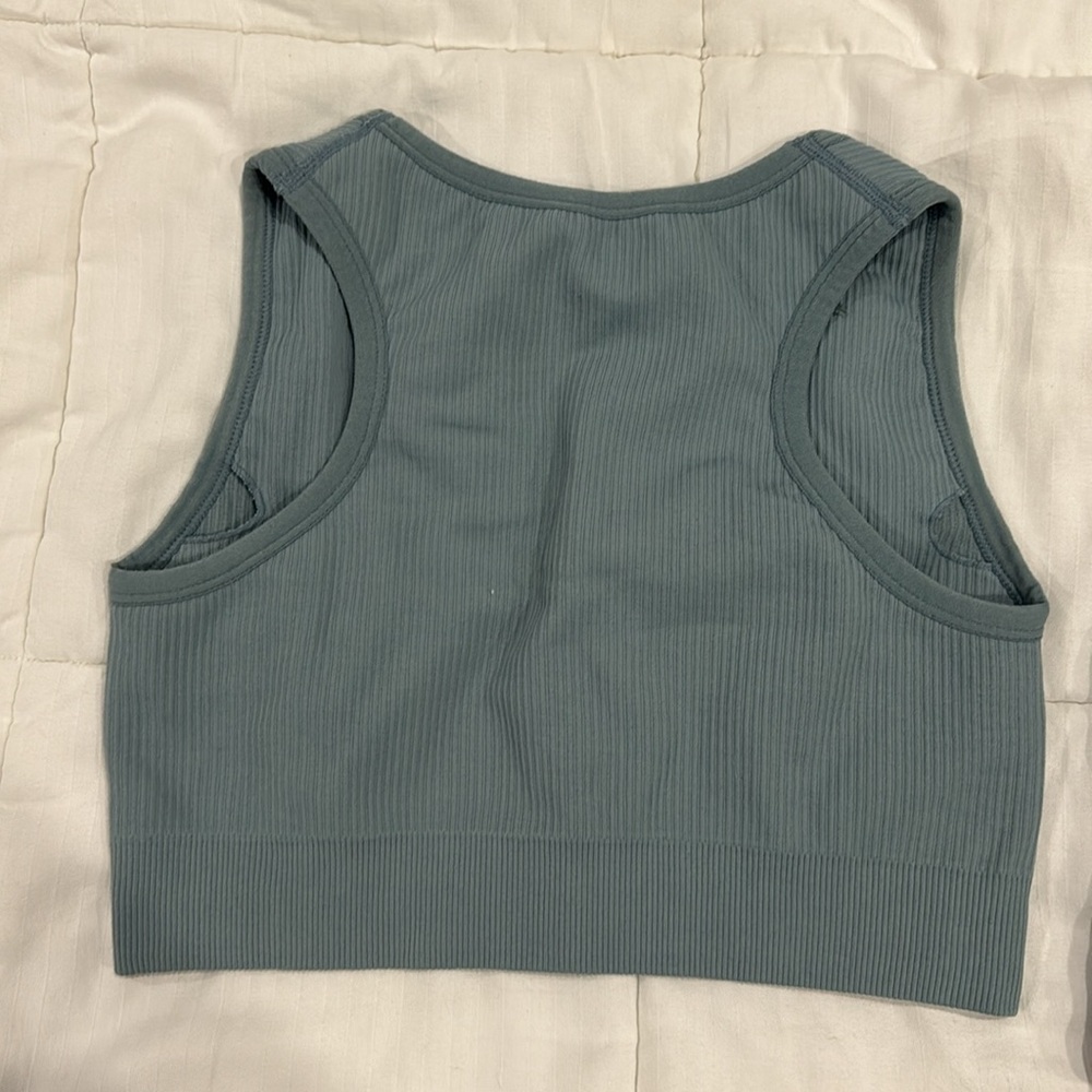 Ribbed Biker shorts and sports bra set - Picture 3 of 4